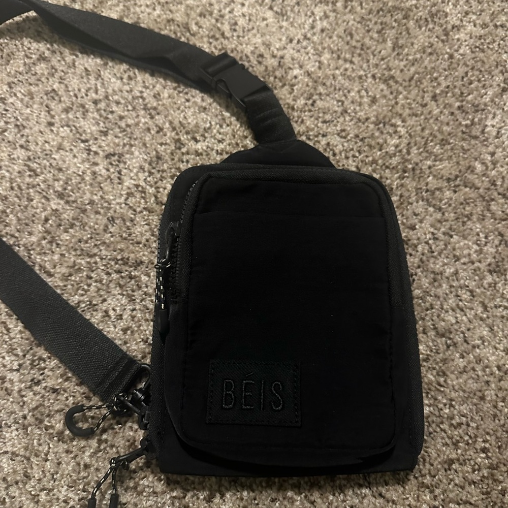 BEIS Black Sling Bag